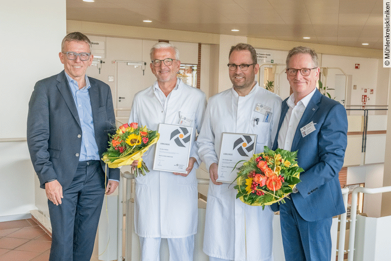 (v.l.n.r.): Dr. Olaf Bornemeier, Vorstandsvorsitzender der Mühlenkreiskliniken, Dr. Bernd Wejda, Ärztlicher Direktor, Dr. Christian Jäger, stellvertretender Ärztlicher Direktor, und Dr. Ansgar Hörtemöller, Geschäftsführender Direktor des Krankenhauses Lübbecke Foto: Mühlenkreiskliniken