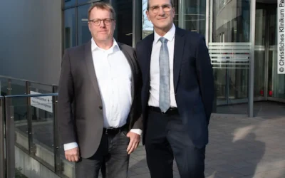 Torsten Meier (rechts) ist neuer Ärztlicher Direktor des Christlichen Klinikums Paderborn, Stellvertreter ist Carsten Schneekloth. Foto: Christliches Klinikum Paderborn