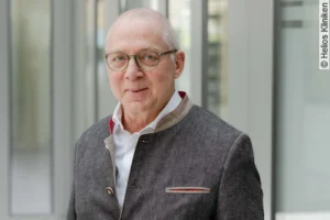 Reiner Micholka bleibt Regionalgeschäftsführer der Helios Region West und übernimmt zum 1. Februar 2026 zusätzlich die Leitung des Geschäftsbereichs Infrastruktur und Bau.Foto: Helios Kliniken GmbH / Jens Braune del Angel