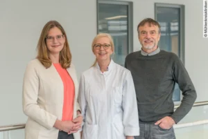 Von links: Geschäftsführerin Julia Städter, Ärztliche Leitung Dr. Carola Hesse und Geschäftsführer Mario Hartmann. Foto: Mühlenkreiskliniken