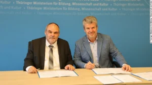 Staatssekretär Prof. Dr. Steffen Teichert und Prof. Dr. Prof. Michael P. Schön